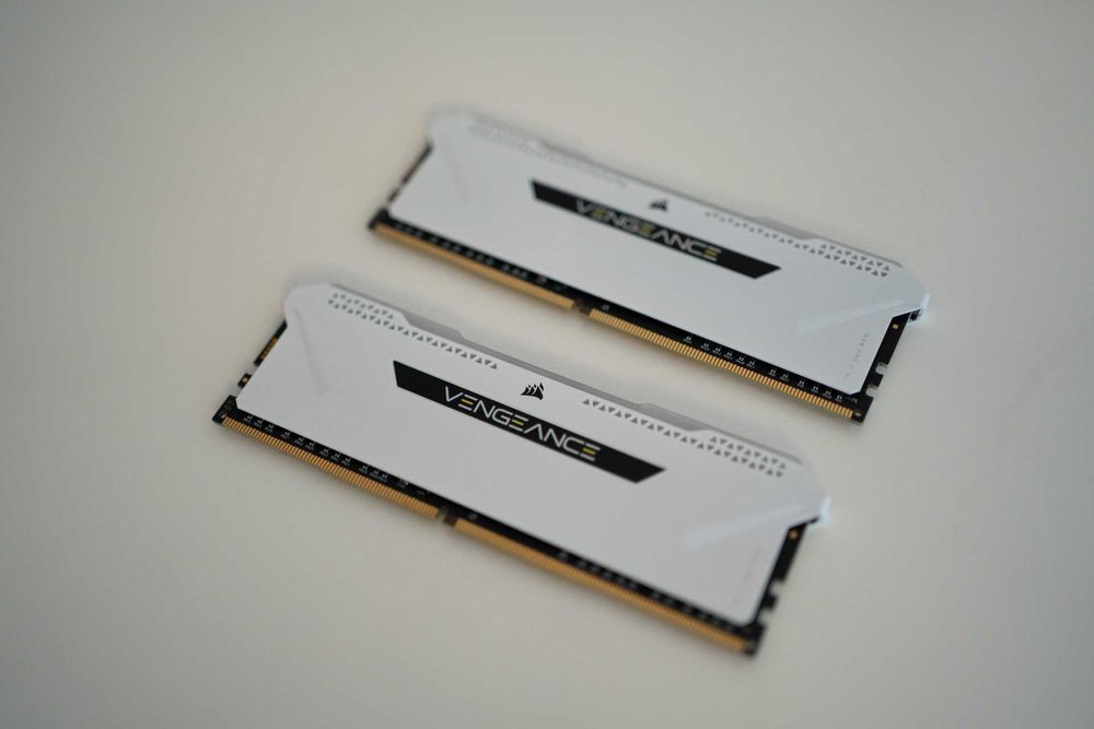 Corsair Vengeance RGB Pro SL White– 32 GB (2x16 GB) DDR4 3200 MHz CL16