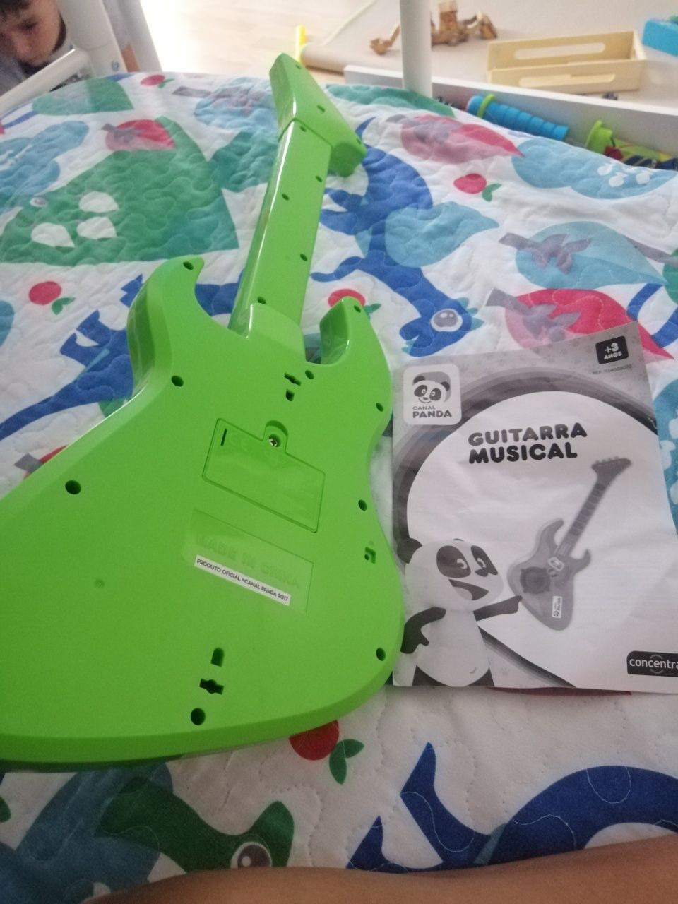 Guitarra musical panda