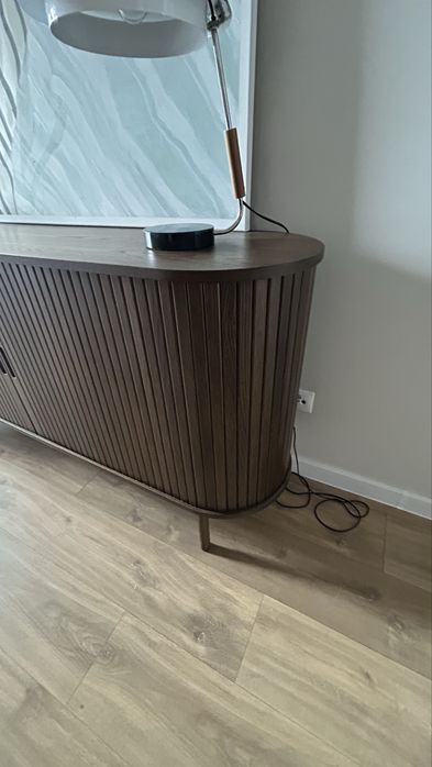 LYNGVIG Kredens LYNGVIG 160 cm 2 drzwi roletowe ciemny dąb jysk