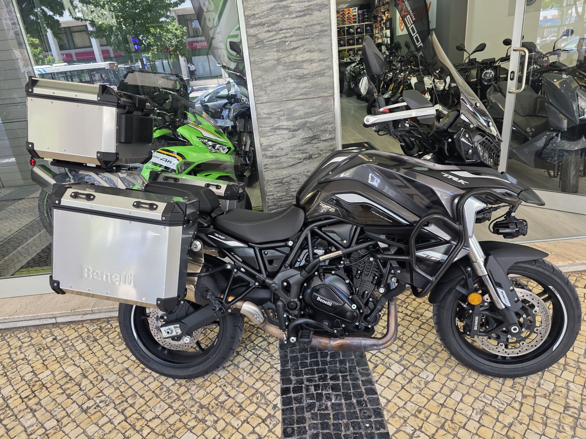 Benelli Trk 702 Adventure