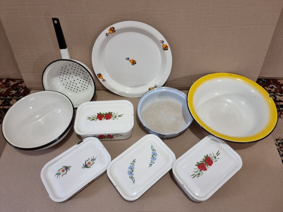 Посуда эмалированная ,миска, дуршлаг, судок, поднос
