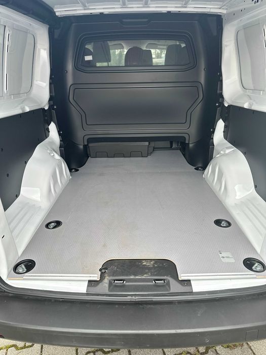 Toyota Proace Brygadówka 6os wynajem z wykupem w kwocie 2890zł BEZ BIK