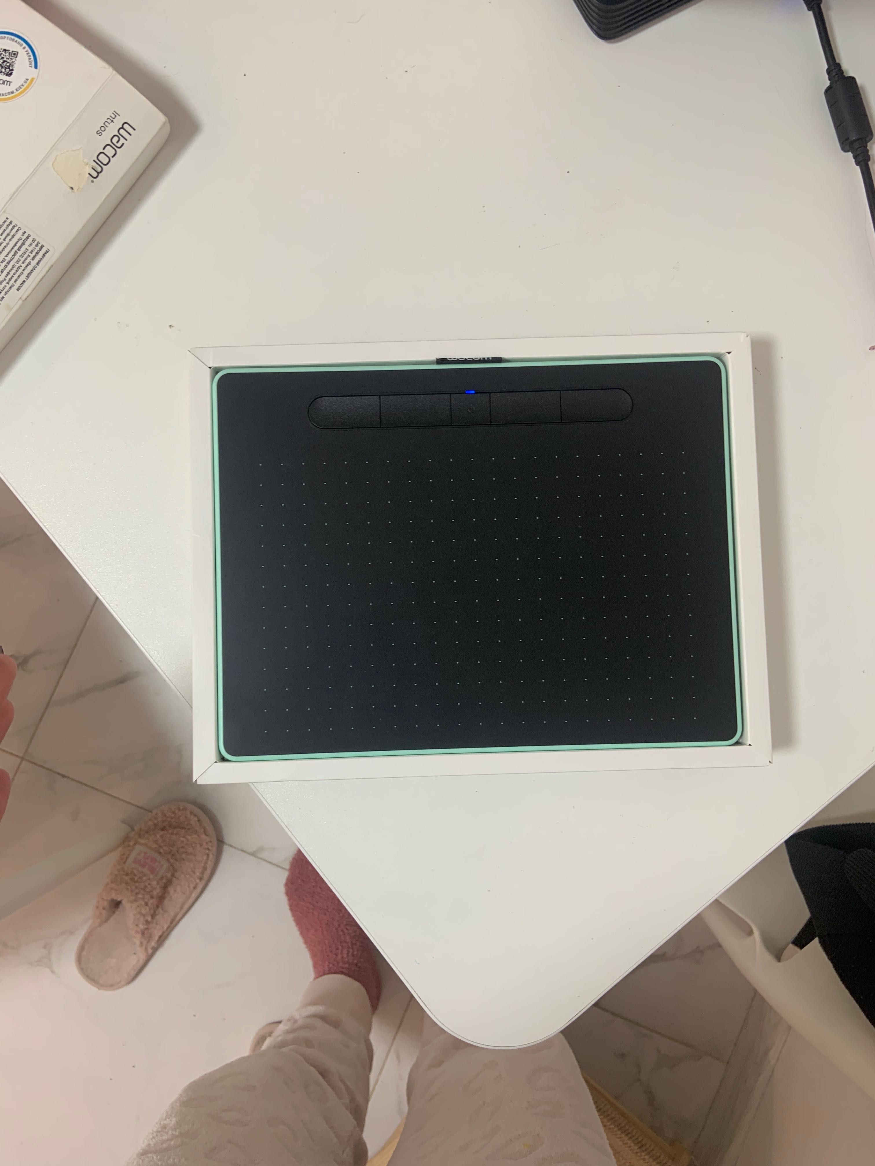 Графічний планшем Wacom Intuos M Фісташковий