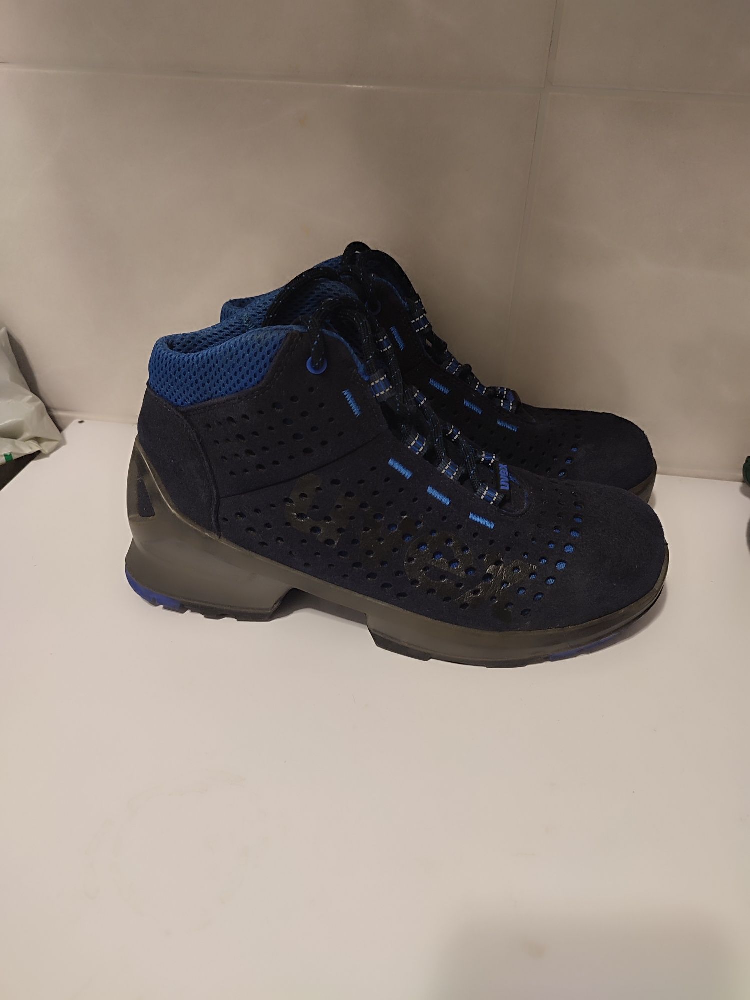 Buty robocze trzewiki Uvex 39