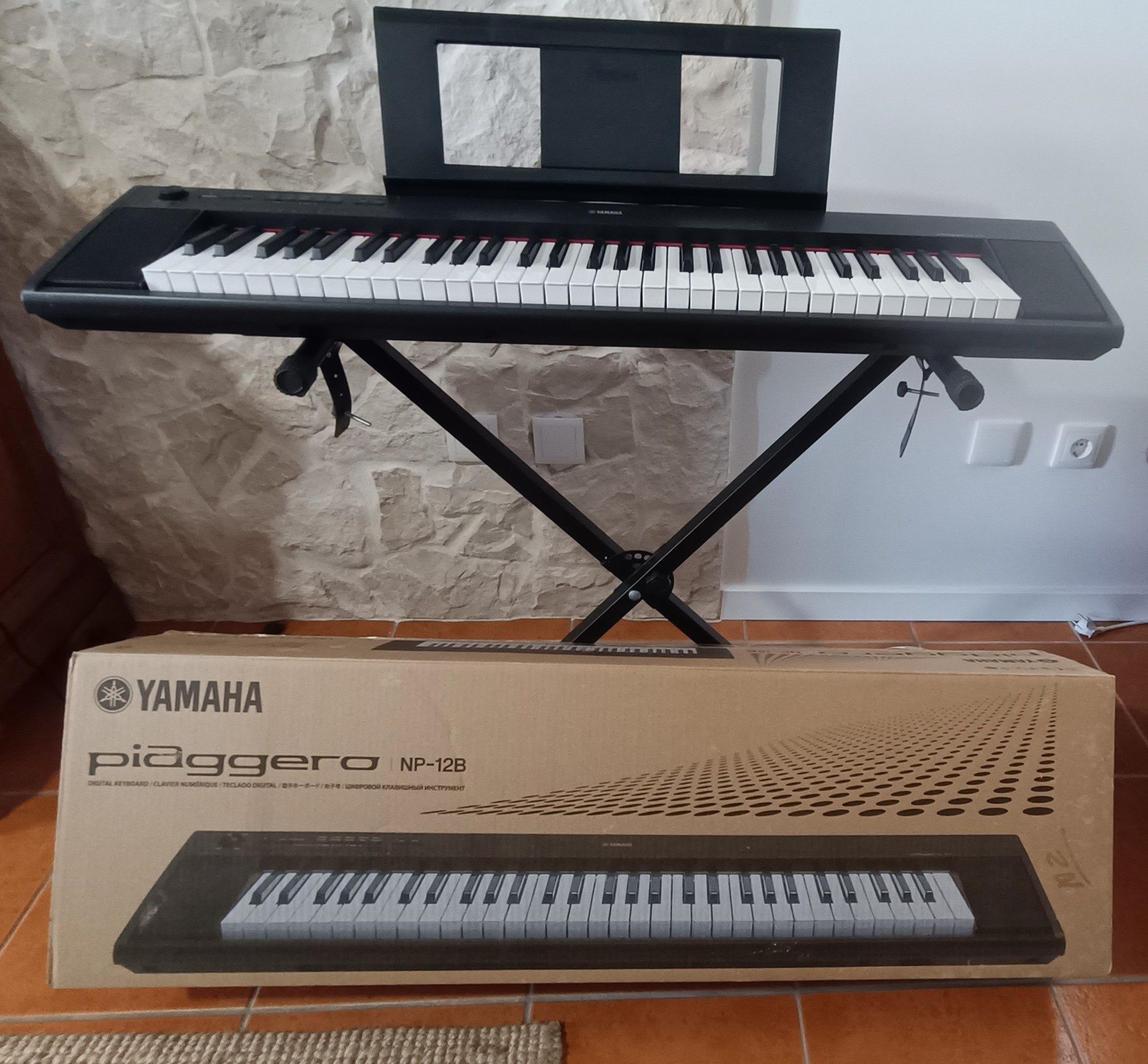 Piano digital Yamaha + suporte