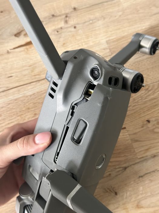 Uszkodzony dron dji mavic 2