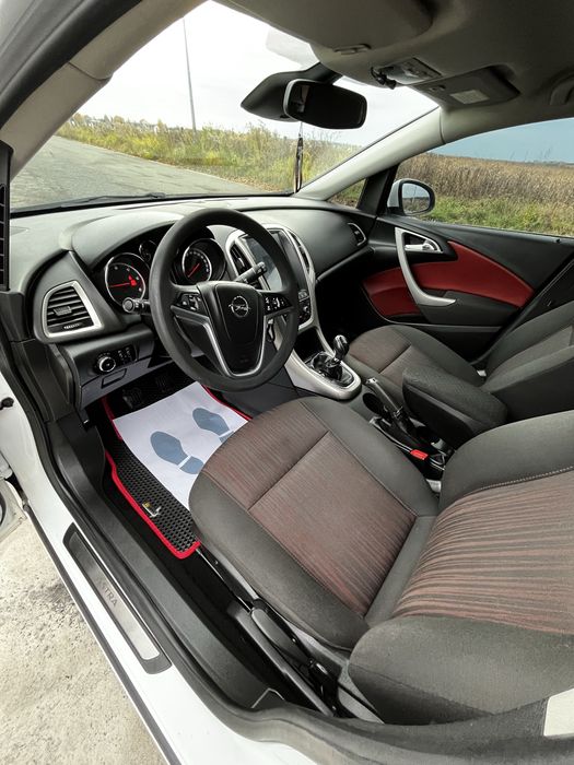 Продам Opel Astra 2011