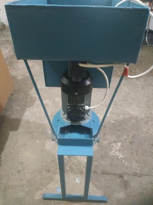 Млин для подрібнення зерна