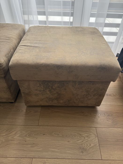 Pufa 61 cm x 61 cm ze schowkiem