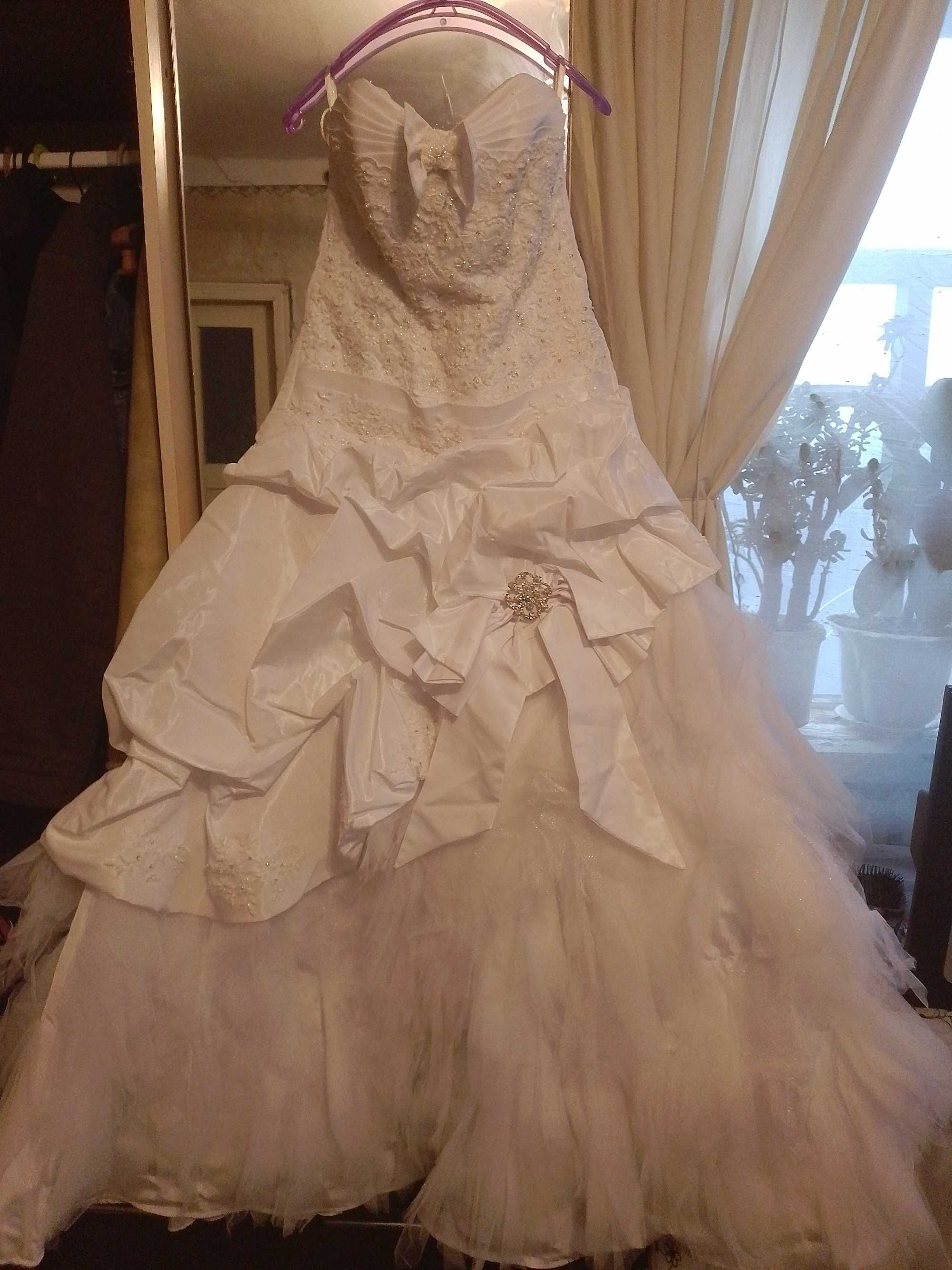 Продам свадебное платье, размер 44-46