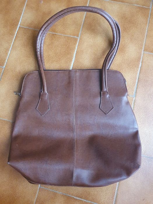 Mala castanha estreita