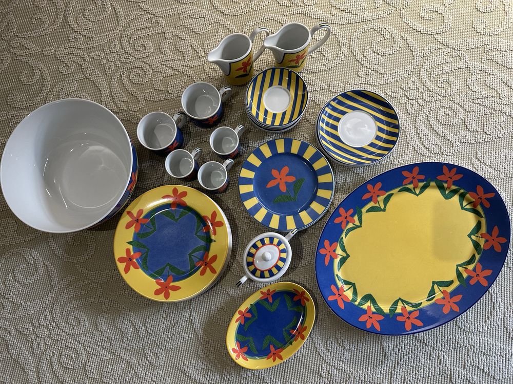 17 itens de porcelana Vista Alegre