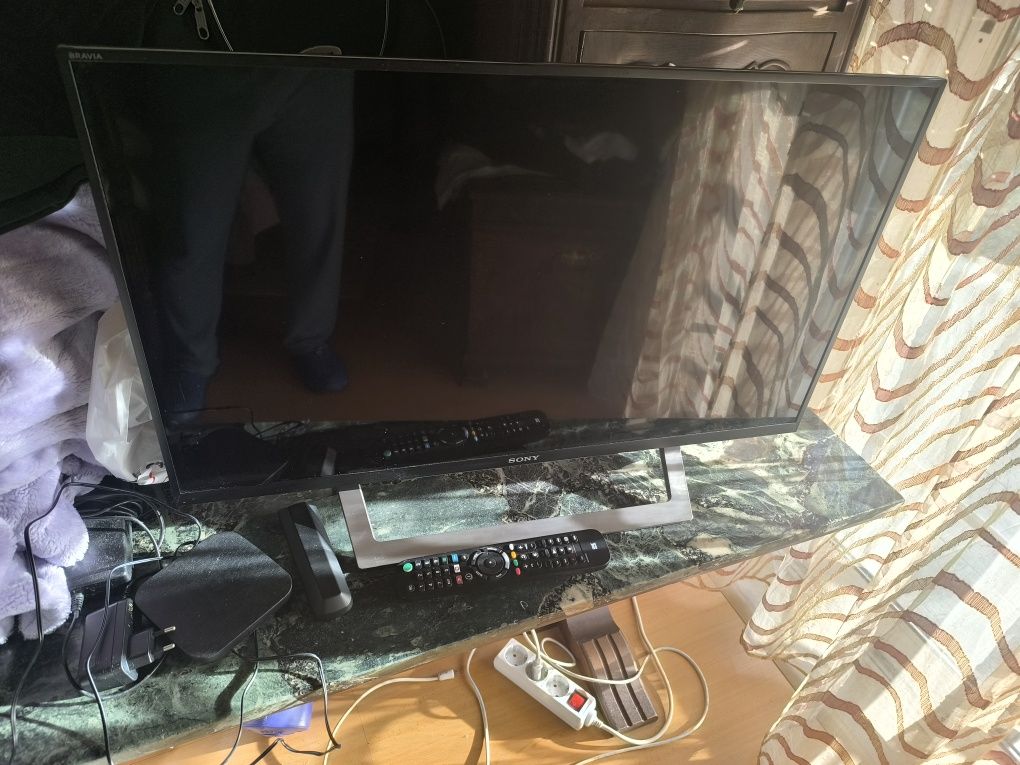 Tv Sony Bravia em excelente estado com comando incluído