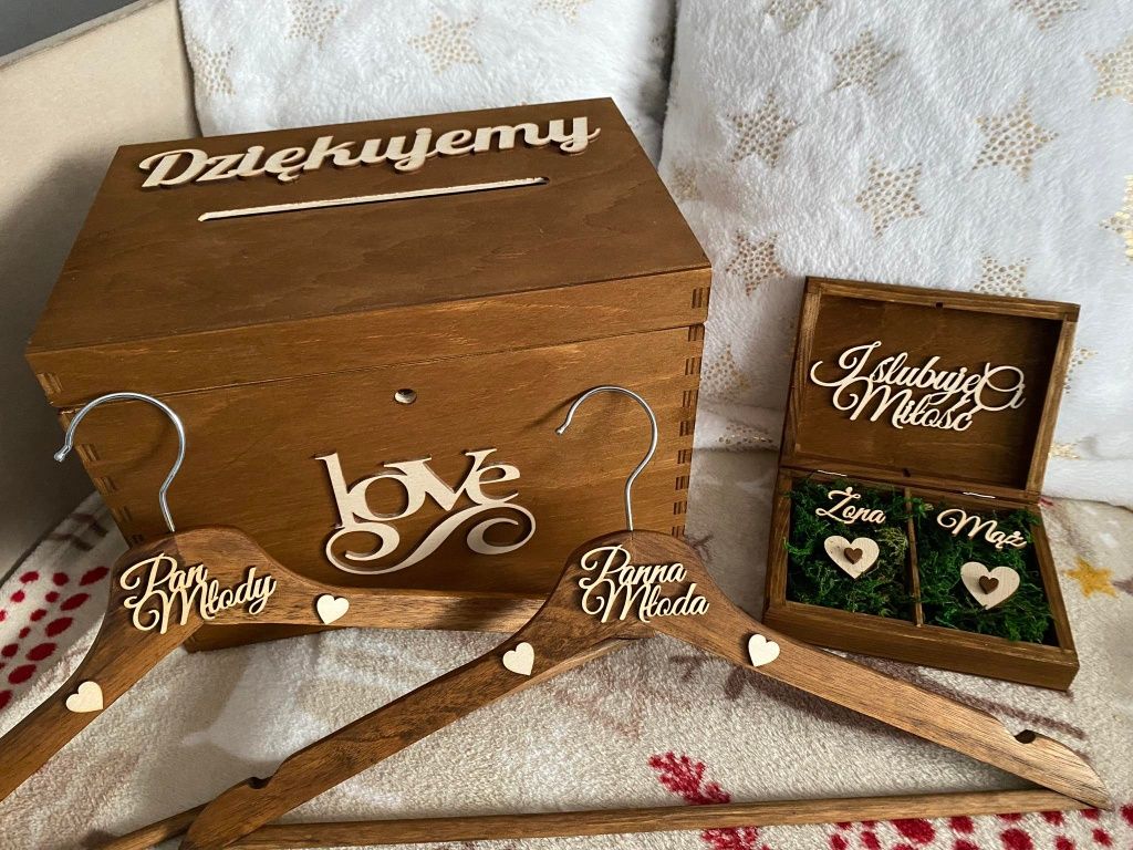 Pudełko na koperty, obrączki i wieszaki ślubne