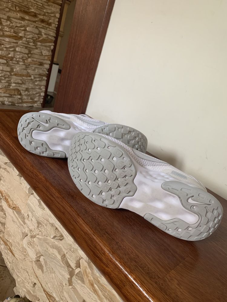 Buty nike renew 40