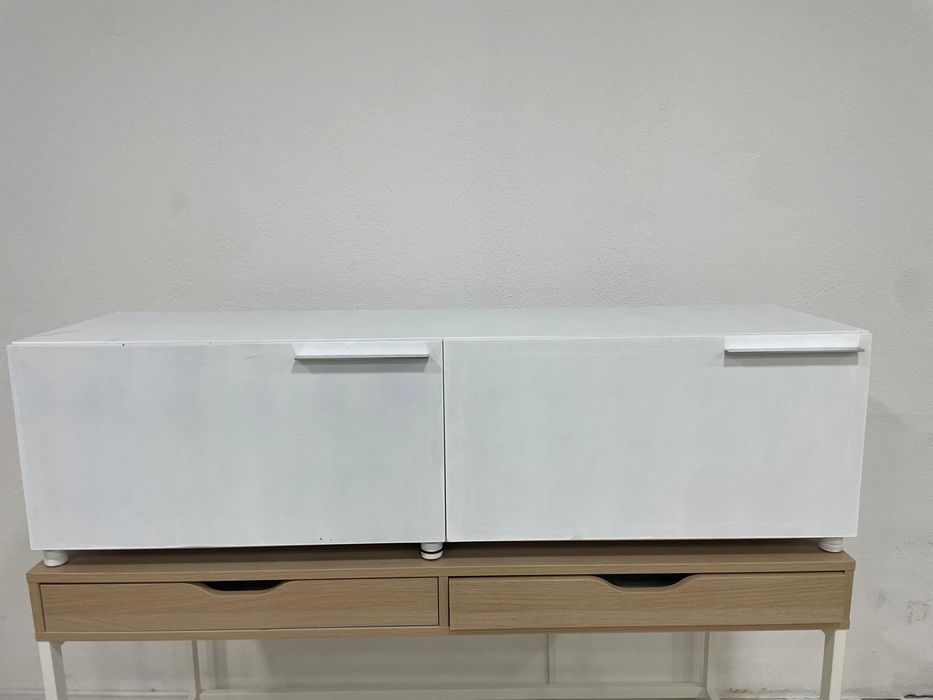 Aparador branco usado