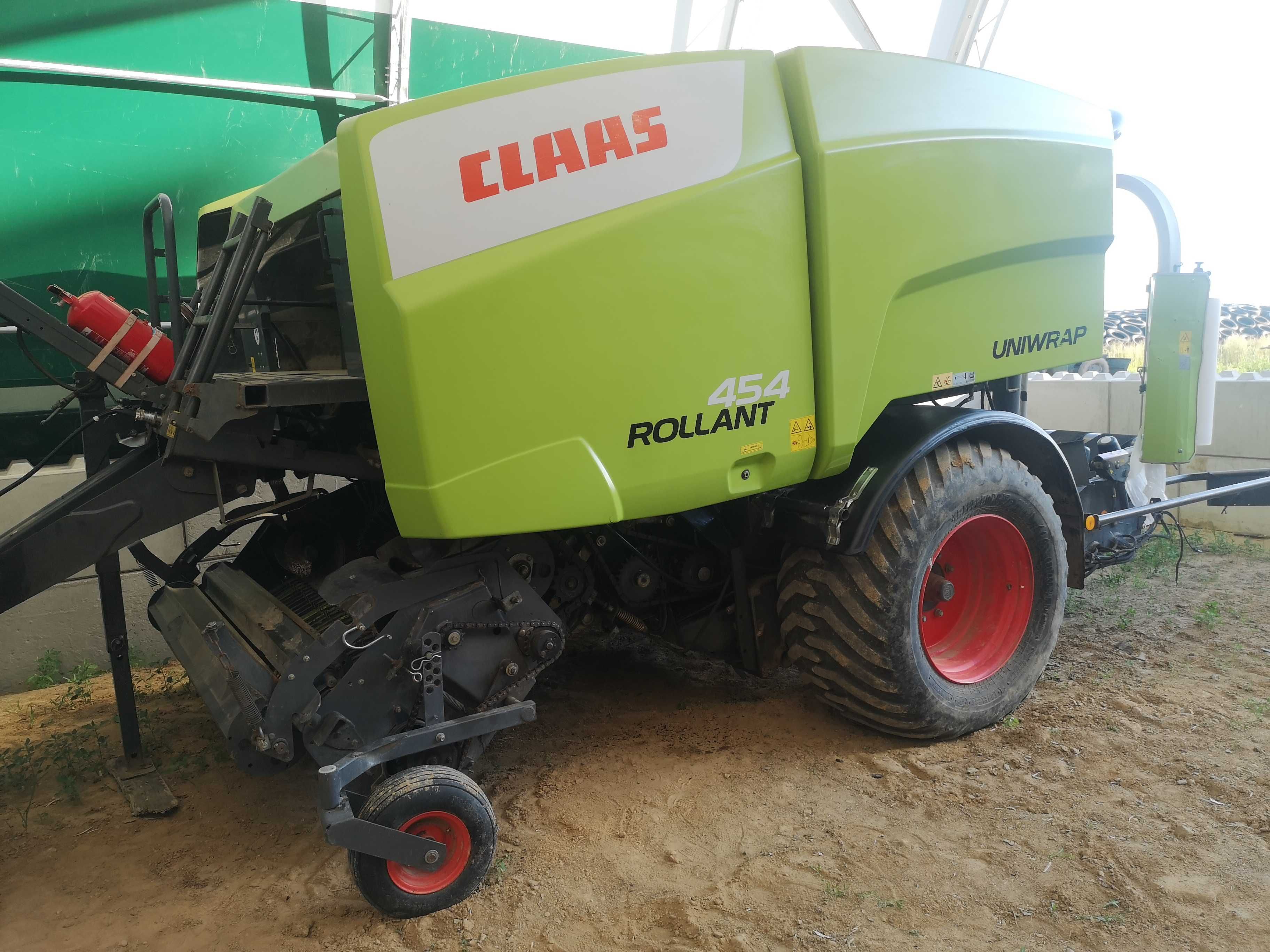 Prasoowijarka Claas ROLLANT 454 UNIWRAP