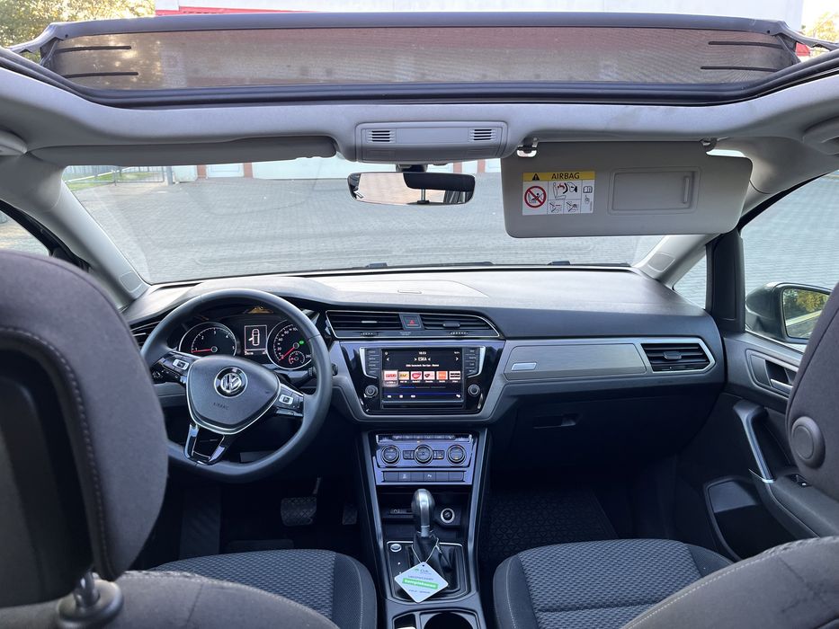 Volkswagen Touran 2.0 tdi DSG high line panorama led 2016r.