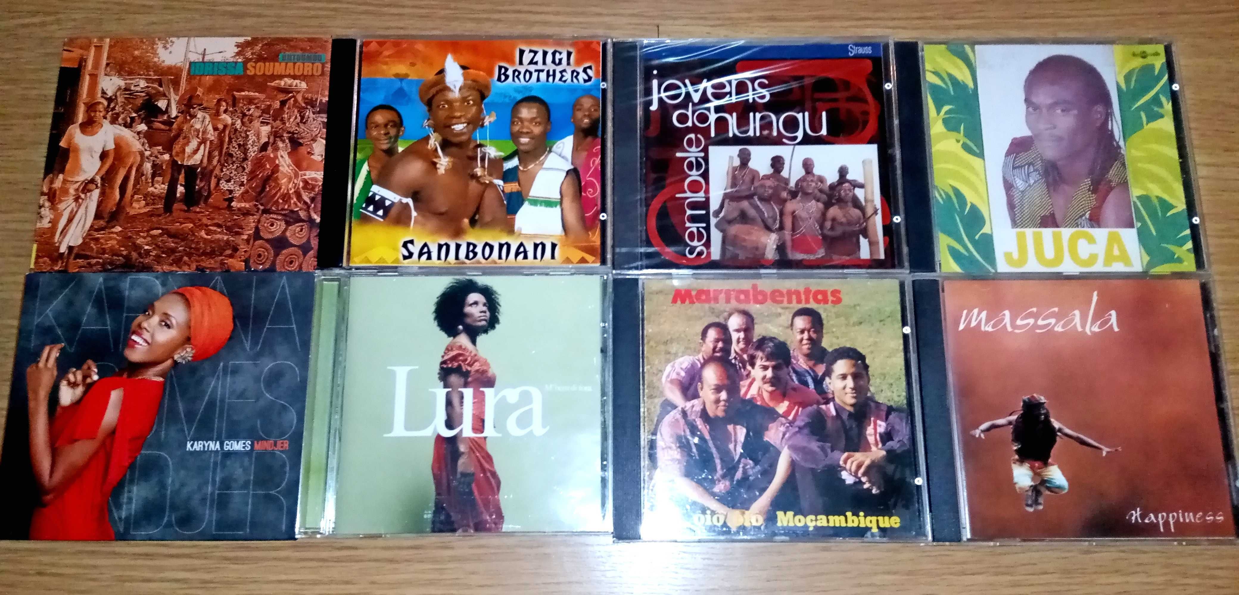 CDs e cassetes de música africana e latino-americana (LER DESCRIÇÃO)