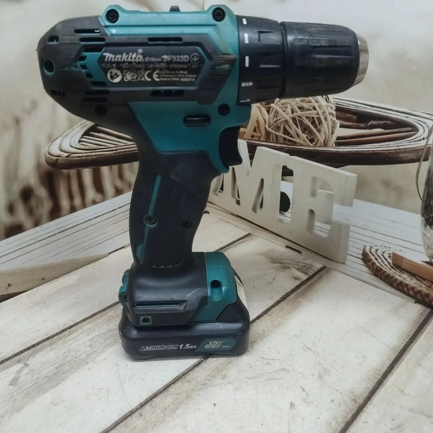 Шуруповерт аккумуляторный Bosch gsr 12v-30  Makita df333dz