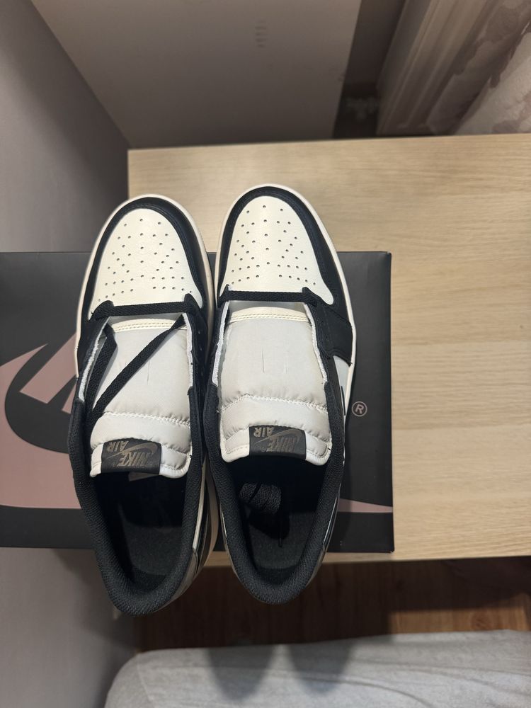 Air Jordan 1 Low OG Mocha