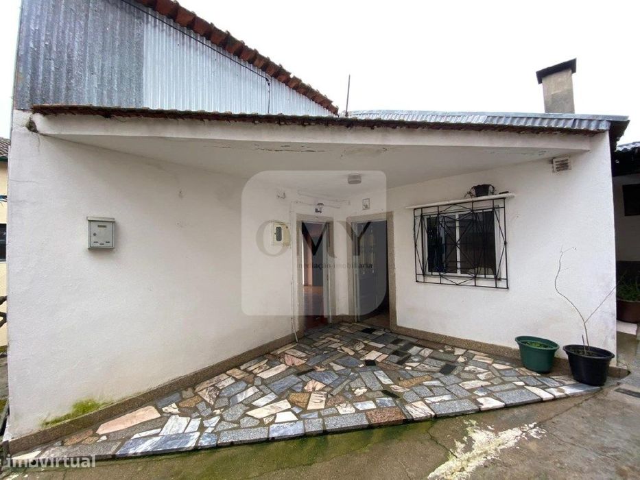 Retoma Bancária Moradia T2 na Vila de Sanfins do Douro