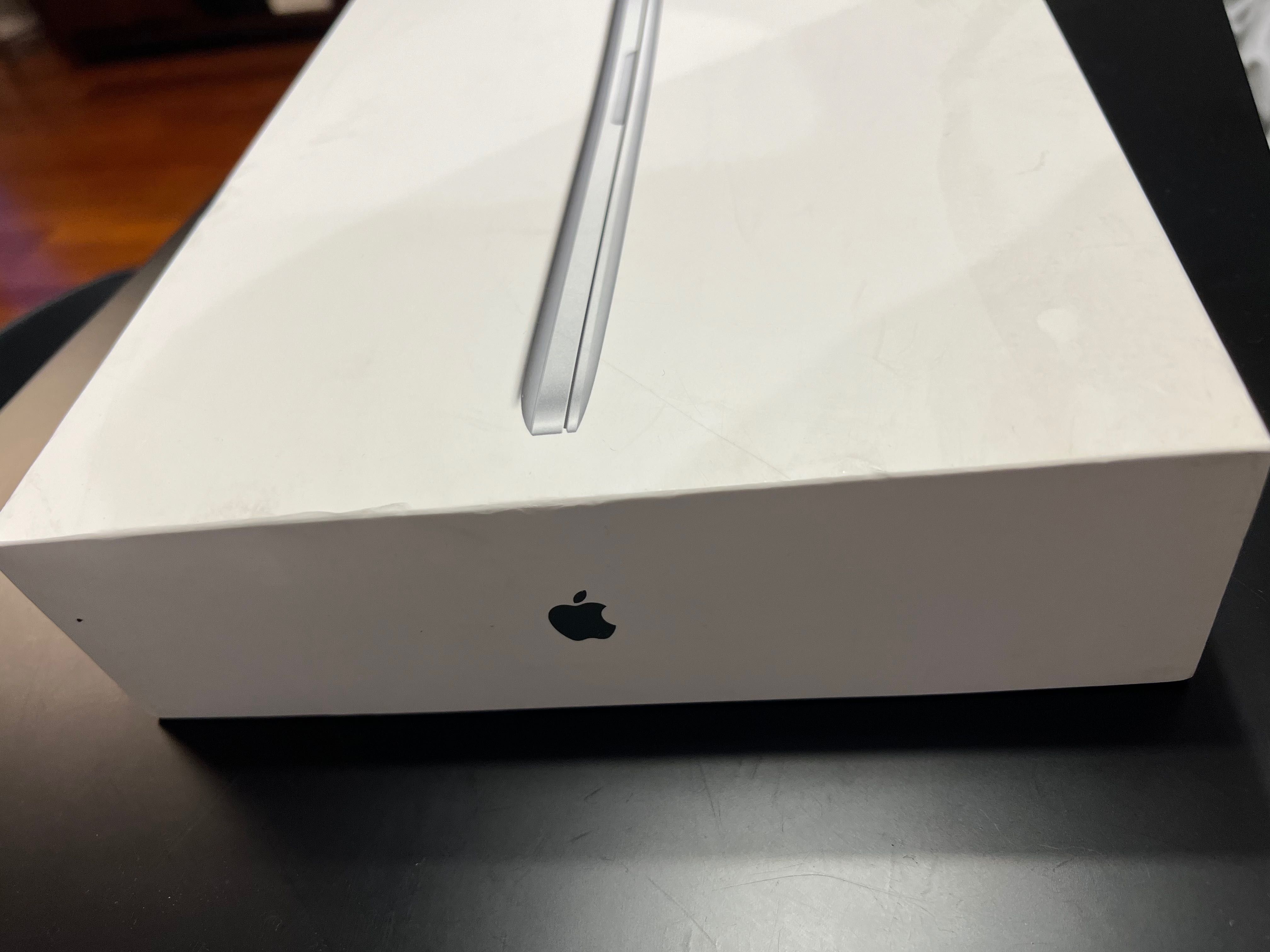pudełko od laptopa mac book apple
