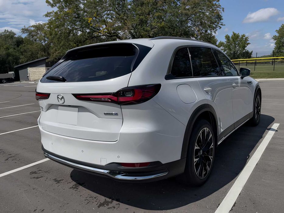 Mazda CX-90      2024