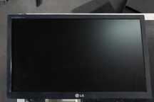 LG Flatron E2351VRT 23” – brak zasilacza, rysa w narożniku