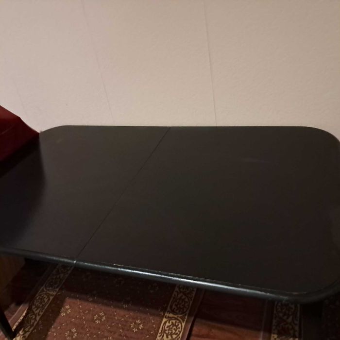 Sprzedam stół drewniany w dobrym stanie