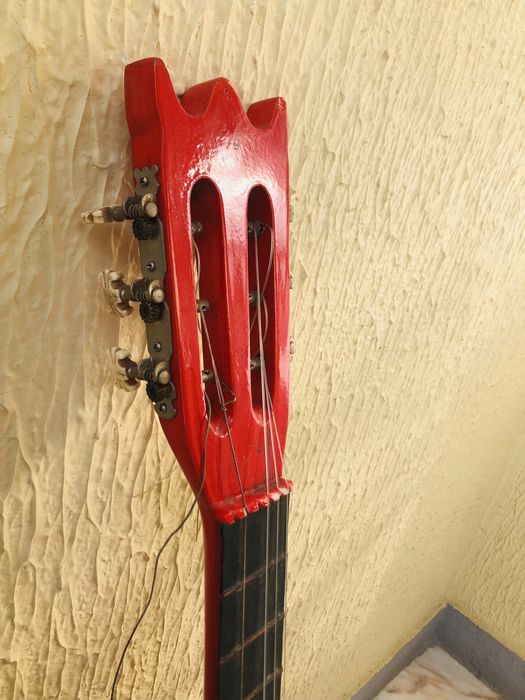 Violão feito à mão - Peça única