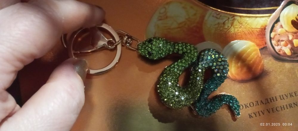 Подарок змея брелок камни  шикарний зеленая