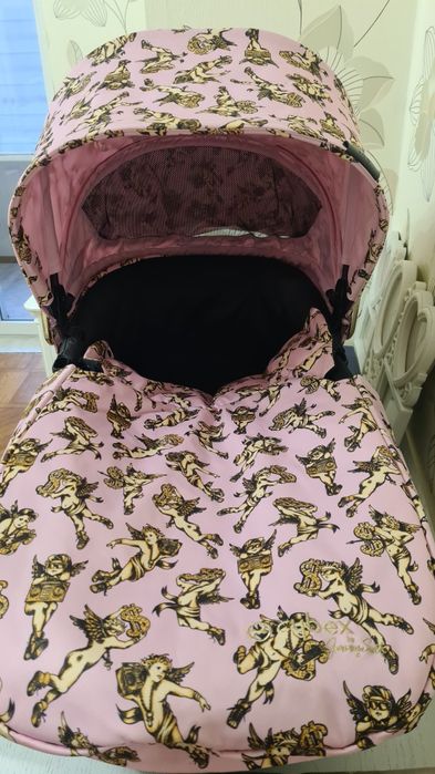 Люлька на коляску Cybex Priam by Jeremy Scott Cherubs Pink