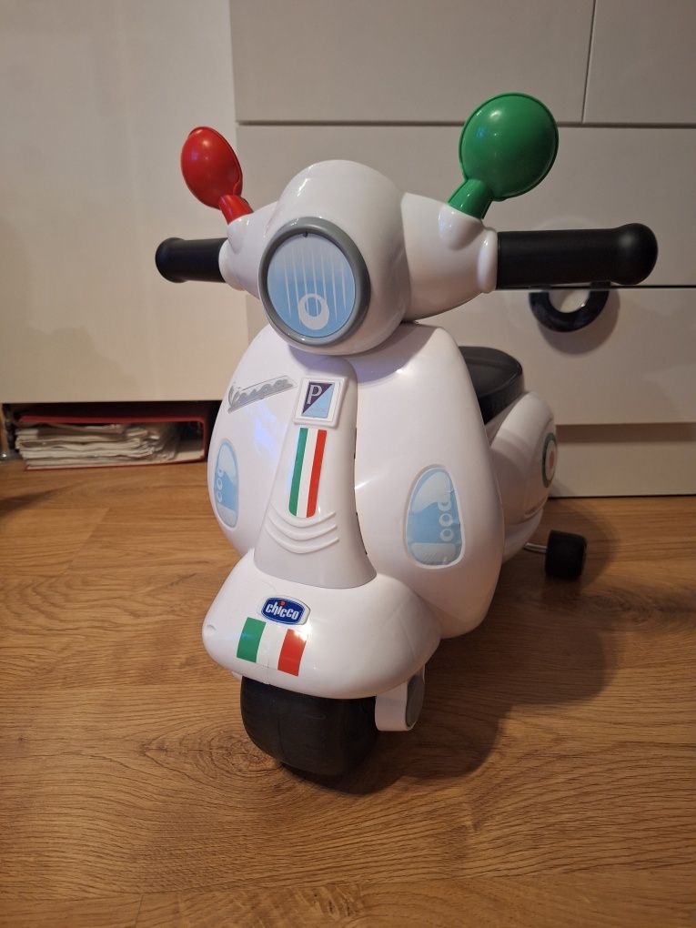 Jeździk Chicco Vespa