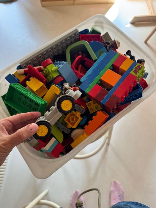 Duuuuży Pakiet klocków DUPLO. Dwa duże pojemniki .