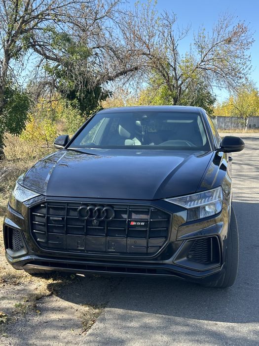 Ауди Q8 2018год S-lain.