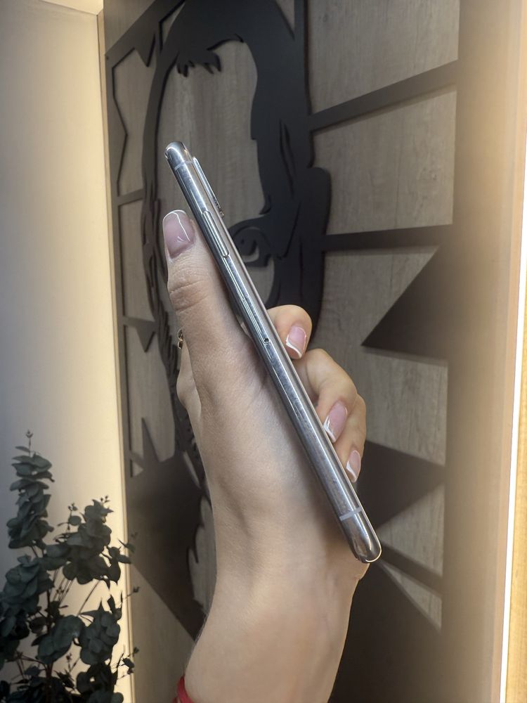 IPHONE X 256 Silver Neverlock Костюшка,5 igrand