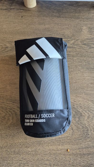 Nogolenniki piłkarskie adidas
