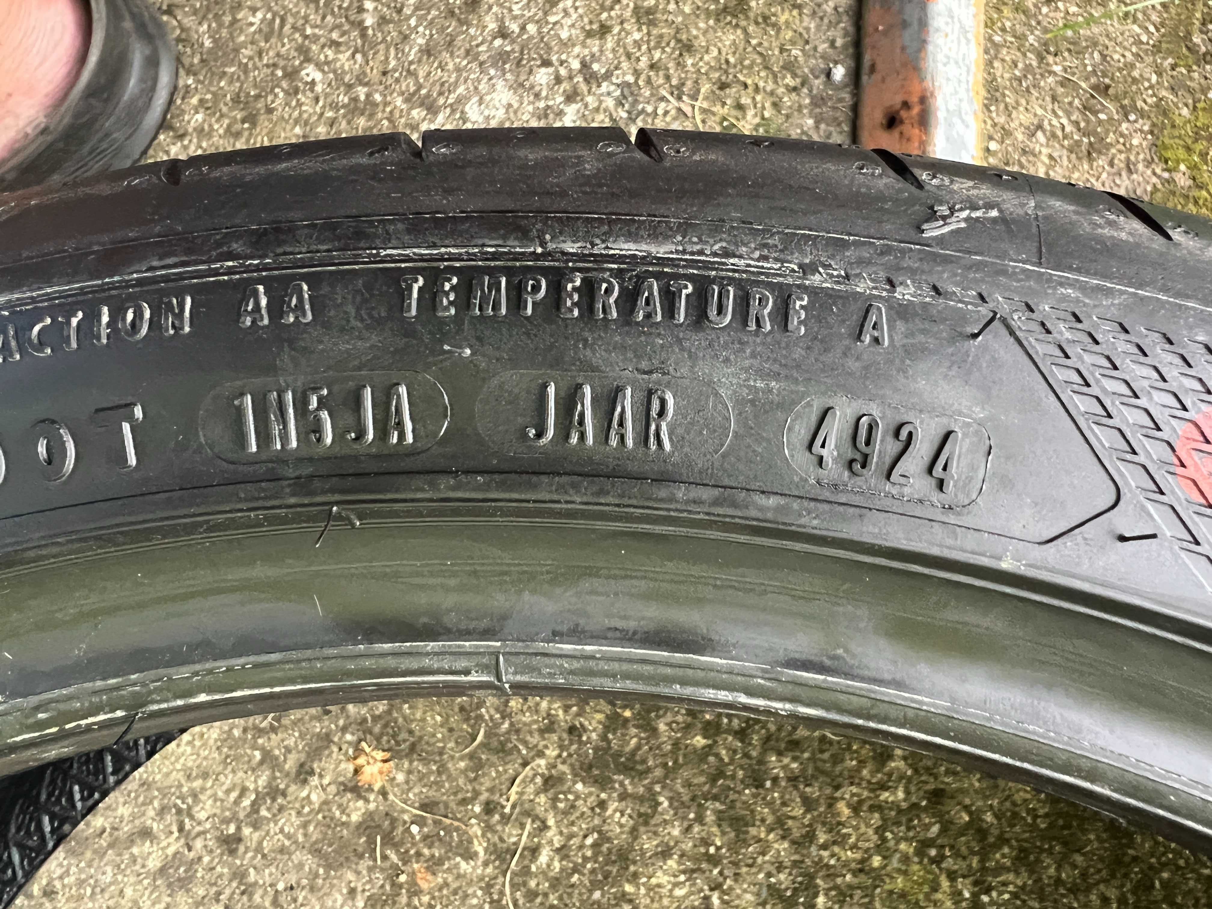 Komp. opon Goodyear 225/40R19 Demo