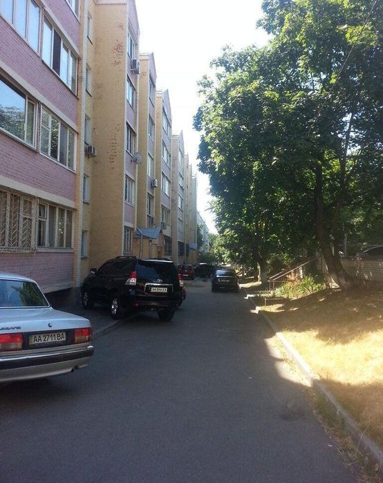 Продам 2-кімнатну квартиру, вул. Ніжинська, Караваєві Дачі.OV