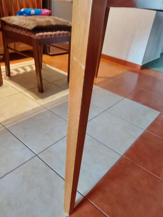Stół rozkładany PRL+3 krzesła. Szyba gratis dla chętnego.