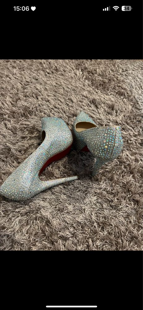 Sapatos de salto