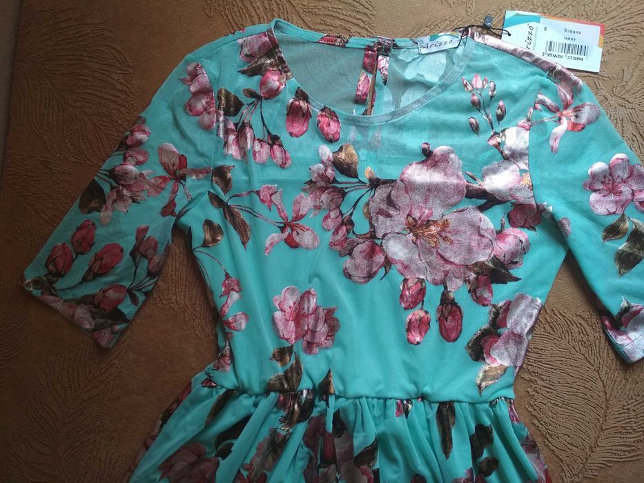 Платье Элиана размер S НОВОЕ в голубом цвете