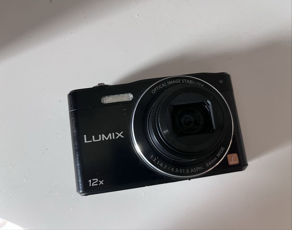 Aparat Lumix 12x