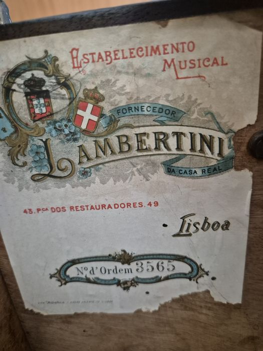 Piano Antigo com história