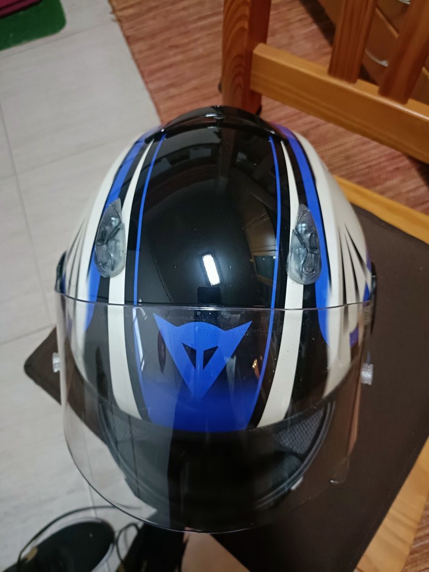 Vendo capacete dainese em muito bom estado.