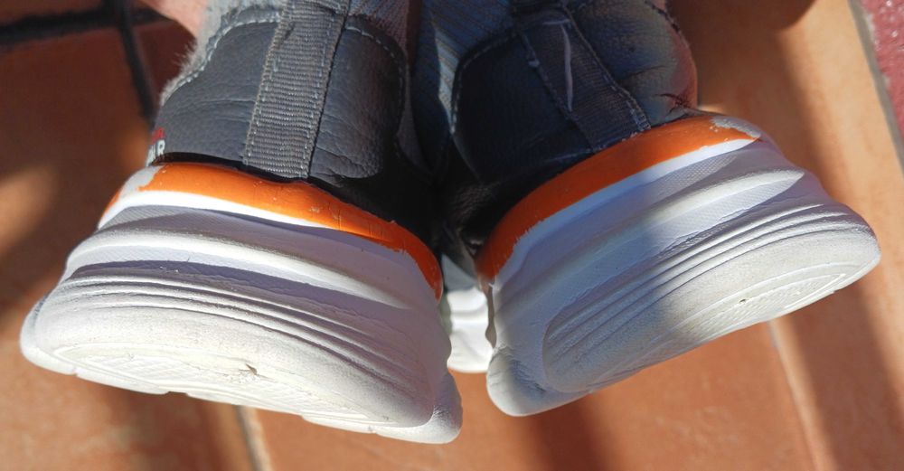 Buty chłopięce sportowe Clibee, rozmiar 37 (długość wewnątrz 22 cm)