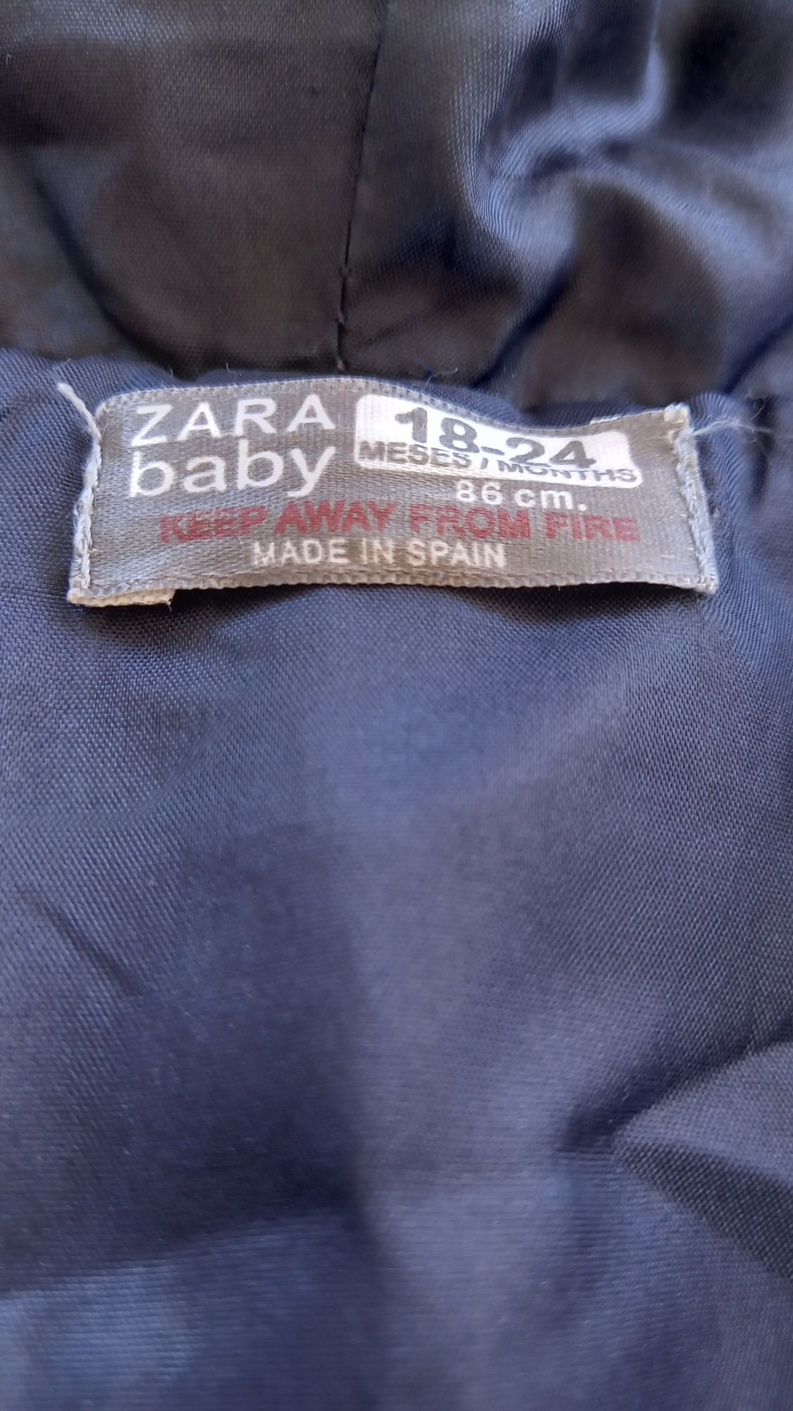 Casaco canadiana menina Zara
Tecido xadrez
Marca Zara
18M / 24M xana