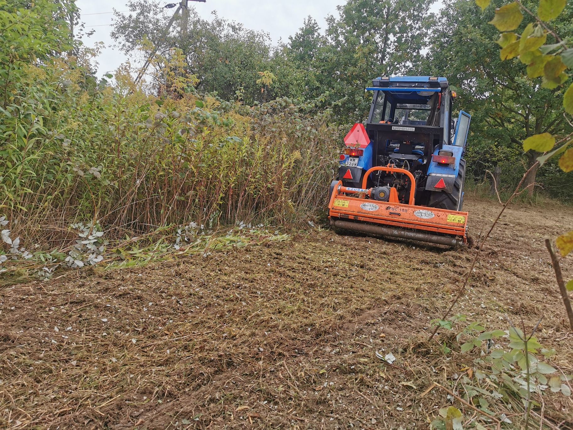 Koszenie działek i ogrodów kosiarką bijakową