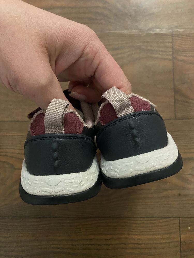 Взуття, кросівки clarks